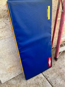 Rainbow gym mat