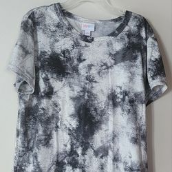 LULAROE LARGE BLACK AND WHITE SHORT SLEEVE 