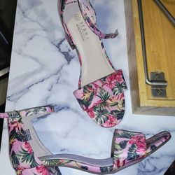 Women's Size 9 heels 