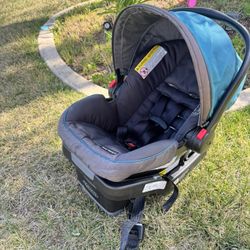 Graco Infant Car Seat And Stroller Duo