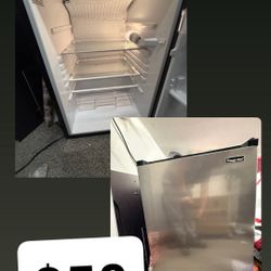 Mini Fridge 