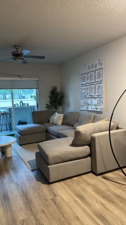 Large Gray Modular Sectional Sofa with Ottoman – Excellent Condition