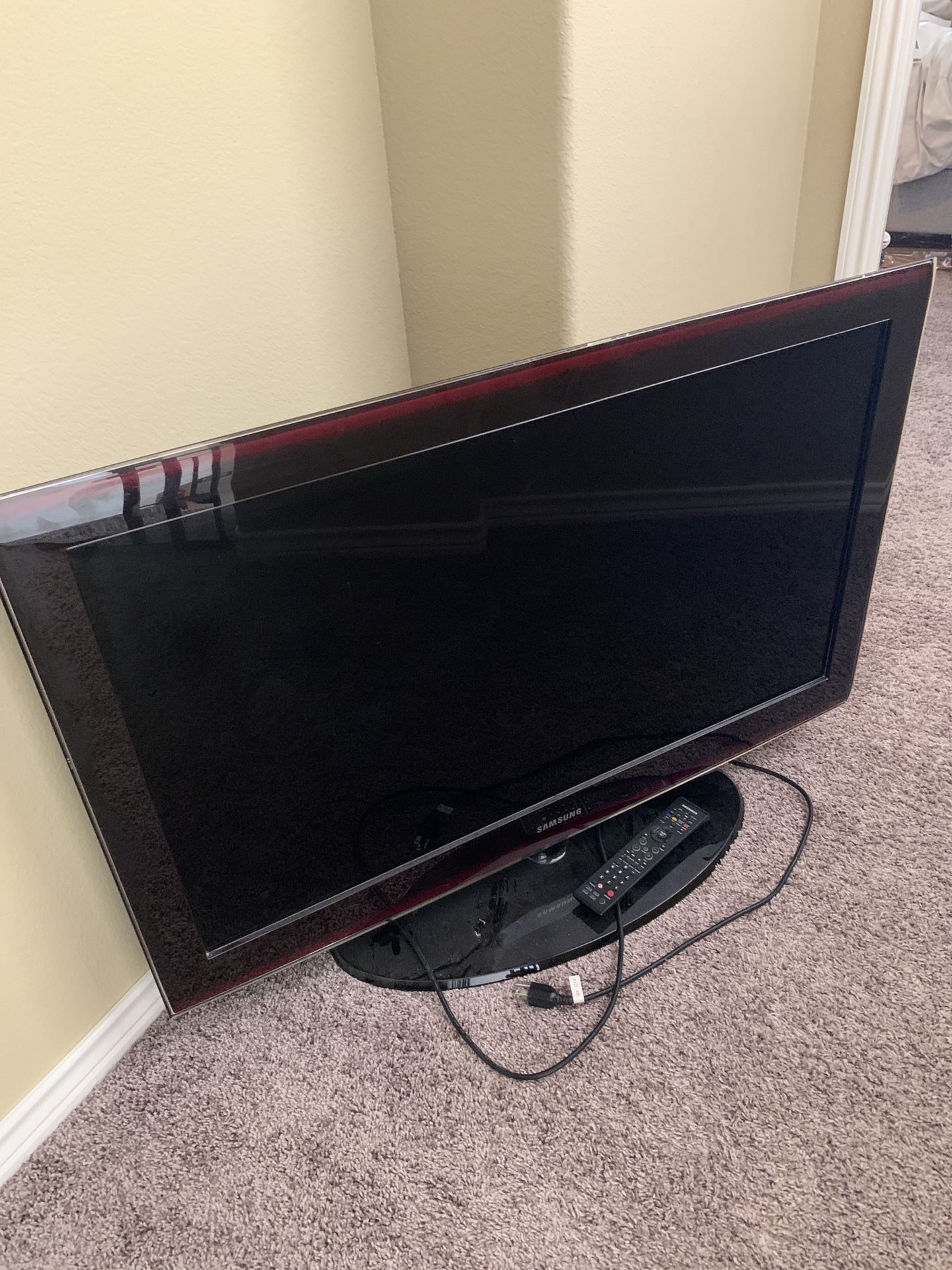 Samsung 40 Inch TV LN40A650 w/remote