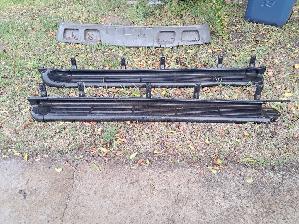GM TAHOE & YUKON RUNNING BOARDS