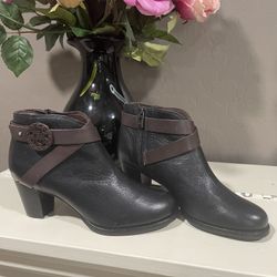 Ladies Brighton Gaucho Booties Size 7 1/2  (new) $125.00