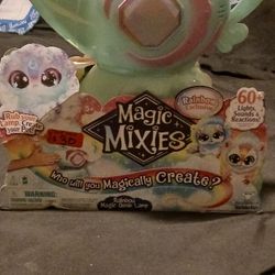 Magic Mixies Rainbow Magic Genie Lamp 