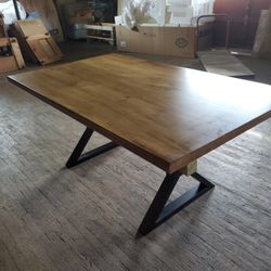 Maple 2" Table 