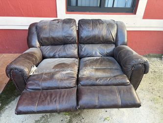 Free Furniture. Gratis