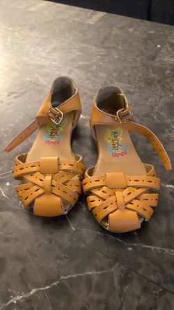 Rachel Shoes Girls Tan Strappy Sandals 6c