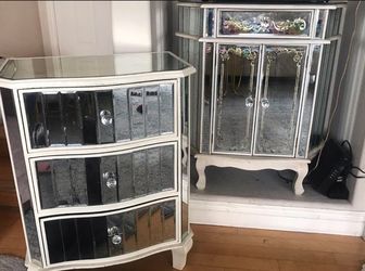 Set of 2 Mirrored Nightstands / Dressers