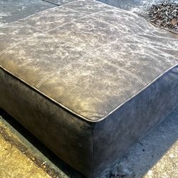 Suede Ottoman (brown)