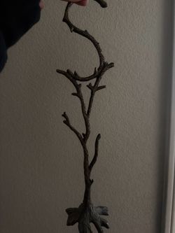 Metal S jewelry holder