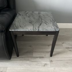 End Table Like New