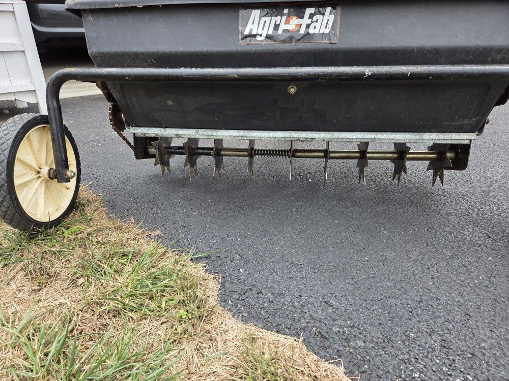 Air-Fab
32" Poly Tow Spreader/Aerator
100 lb Spiker Seeder Drop Spreader