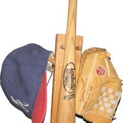 Atlanta Braves Mini Hat, Bat, Glove + MLB ball