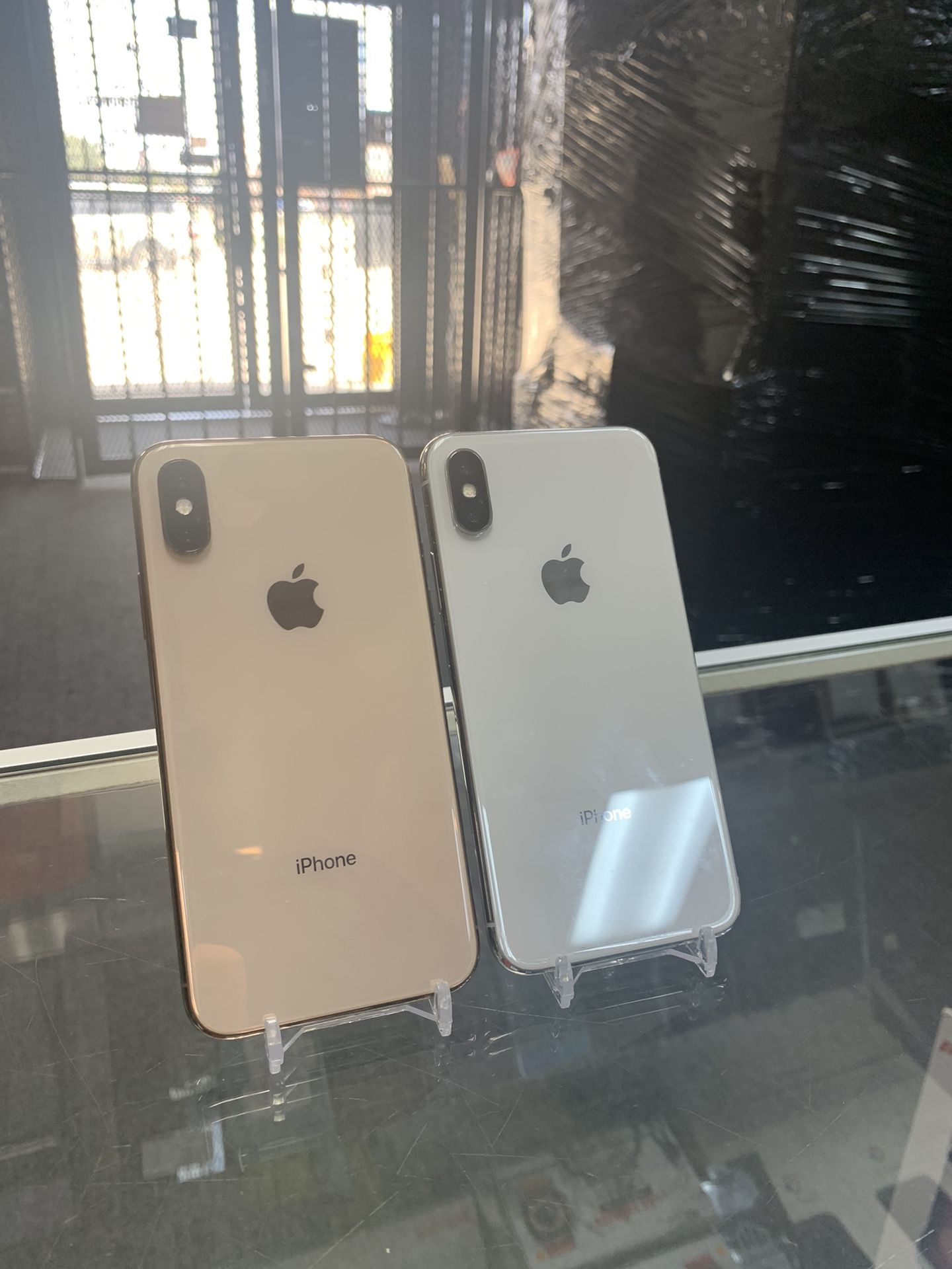 iPhone XS Max Unlocked Special Offers