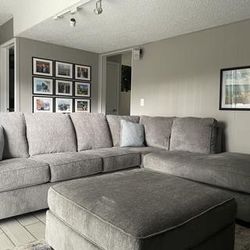 Stunning Cozy Deep Chaise Couch New 