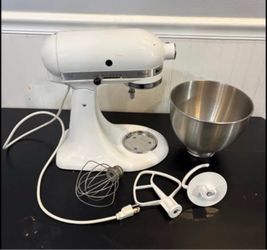 KitchenAid Mixer Classic Plus Tilt-Head Stand Mixer & Attachments