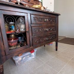 Ethnic Cabinet, Table