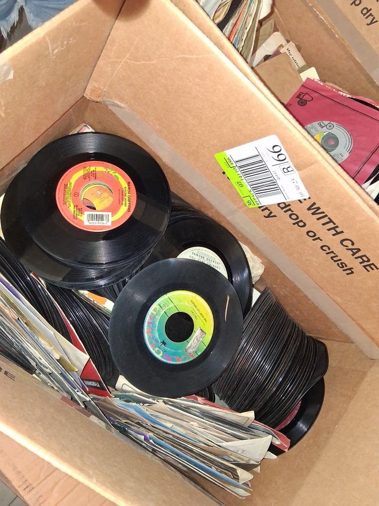 33'sAnd 45's Records All Oldies Motown. Frank Sinatra Elvis Prince 70s 60s And R&b Jazz Classical Etc.
