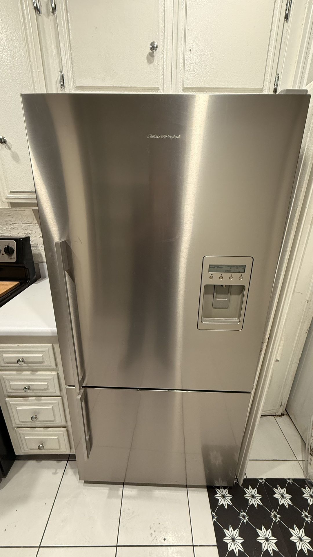 Fisher & Paykel Refrigerator