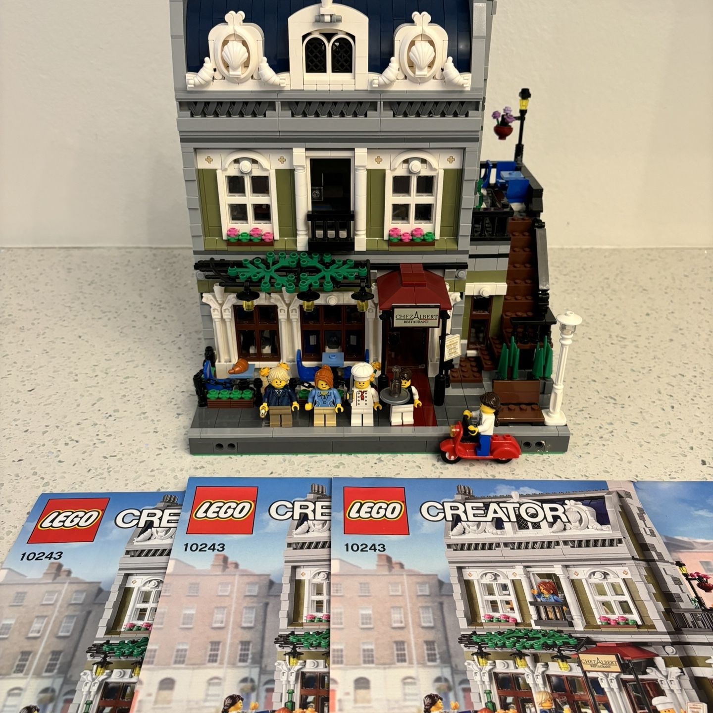 LEGO Set 10243 Parisian restaurant (2469 pieces) for Sale in Miami 