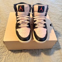 Air Jordan 1 Mid Black Pink Sneakers