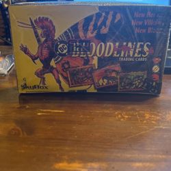 DC  Bloodlines Trading Cards