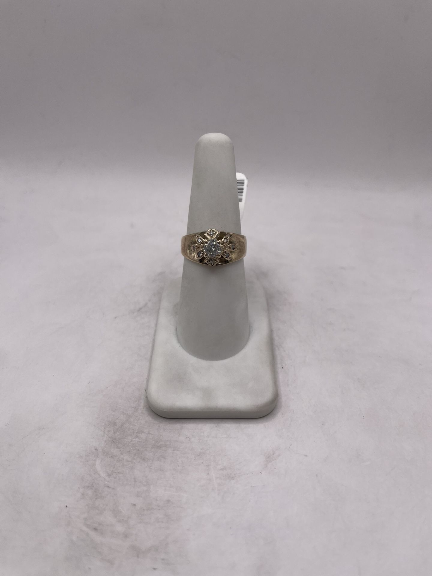 10kt Gold Diamond Engagement Style Ring 