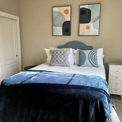 Like new Full size  Mattress and platform frame