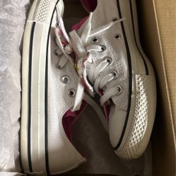 Size 7 Converse 