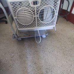 Brisa Window Swamp Cooler Like New
