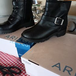 New Boots Size 7.5 Both Pairs Same Size 40.00 Each Pair Need Gone
