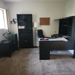 Complete Office Set With Leather Chair