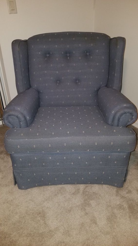 Broyhill Accent Chair For In Dunnellon Fl Offerup Broyhill Accent Chair