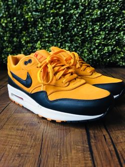 AirMax 1 premium (size 9.5 men)