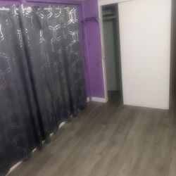 Cuarto (mujer) Share Bathroom And Kitchen 