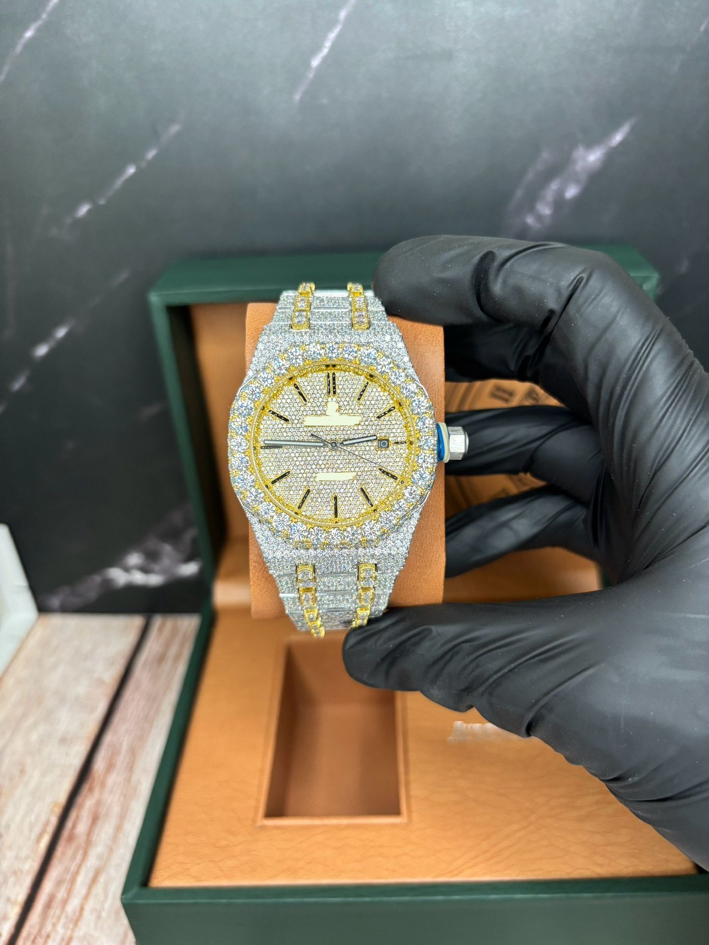 VVS1 Two-Toned Moissanite Ap Watch