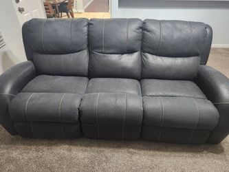 3 person leather electric couch and 2 person  leather electric couch 100 for both or 75 and 50 separately