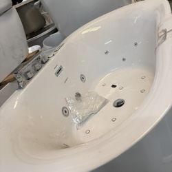 Freestanding Jacuzzi Tubs