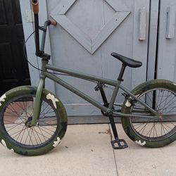 BMX.       ELITE.        20"tires 