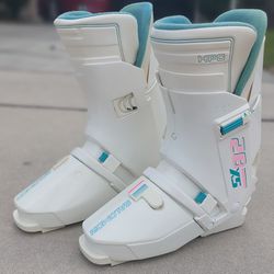 Ski Boots SALOMON SX82 HPC Rear Entry Women Size 11 Skiing Vintage White 320mm