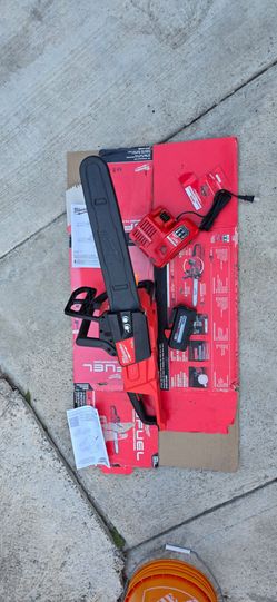 Milwaukee Fuel Chainsaw