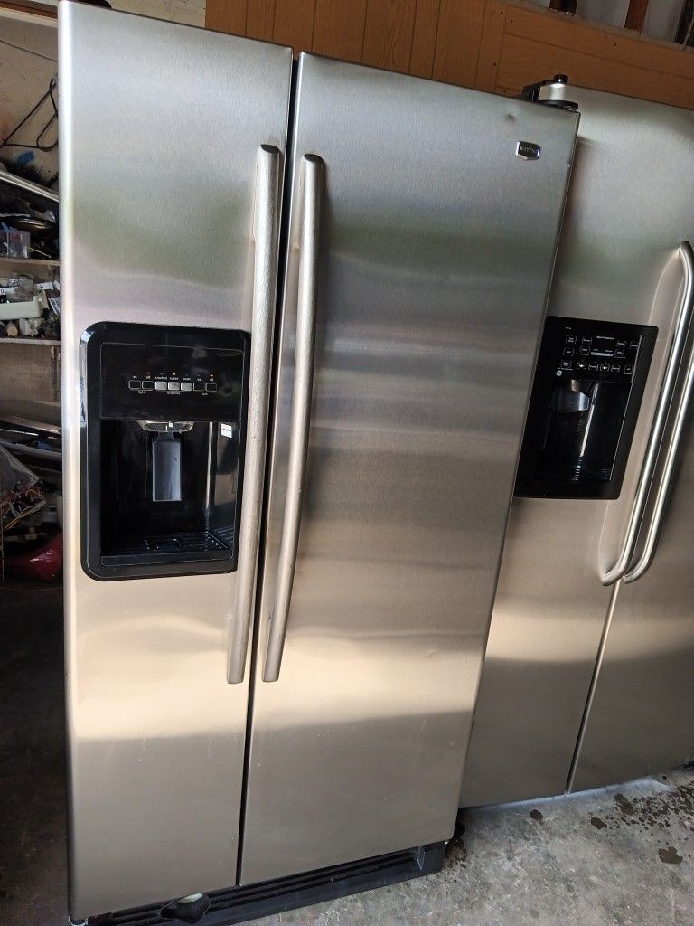 33 W Maytag Refrigerator Side By Side Stainless Steel Everything Works Good 👍