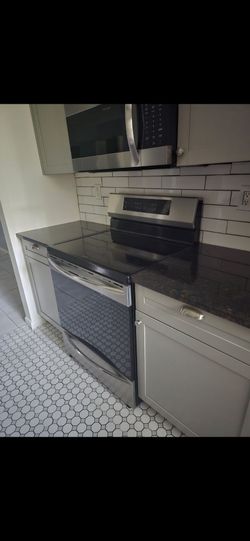 Frigidaire Gallery 30" Induction Stove – $550 OBO