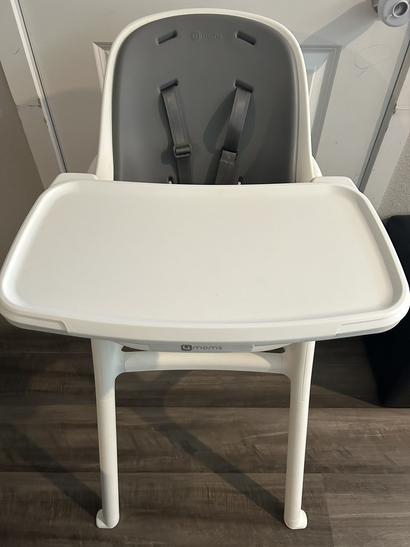 Gently Used 4 Moms High Chair 