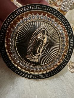 Necklace and pendant (((gold plated ))