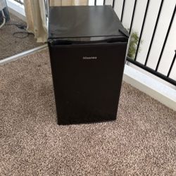 SMALL FRIDGE 
