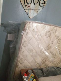 Queen size deluxe mattress