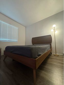 Mid-Century Modern Wood Full Bed Frame (Mattress included)